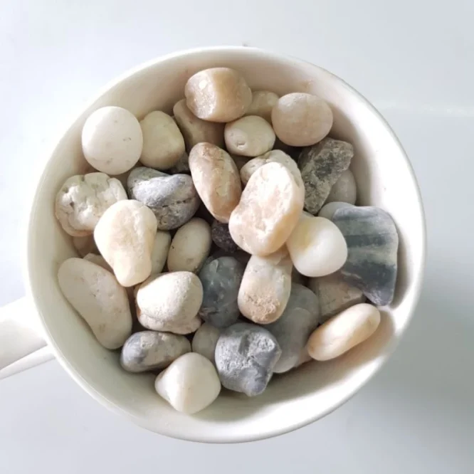 หินกรวดหินแม่น้ำคละสี หินโรยหน้ากระถางตกแต่งต้นไม้ 1 กิโลกรัม